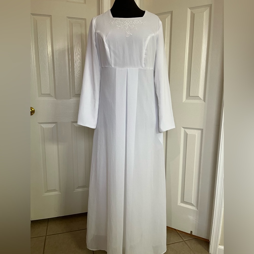 White Temple Baptism Church dress size 8 Medium Jody Long sleeve maxi length